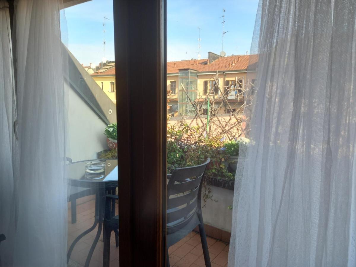 The Boheme Vintage Junior Suite ---- Cozy & Quiet & Comfortable With Private Bathroom & Fully Equipped Kitchenette & Cozy Balcony - Lift To 4Th Floor - Metro' Verde -Green Subway Porta Genova Milán Exterior foto
