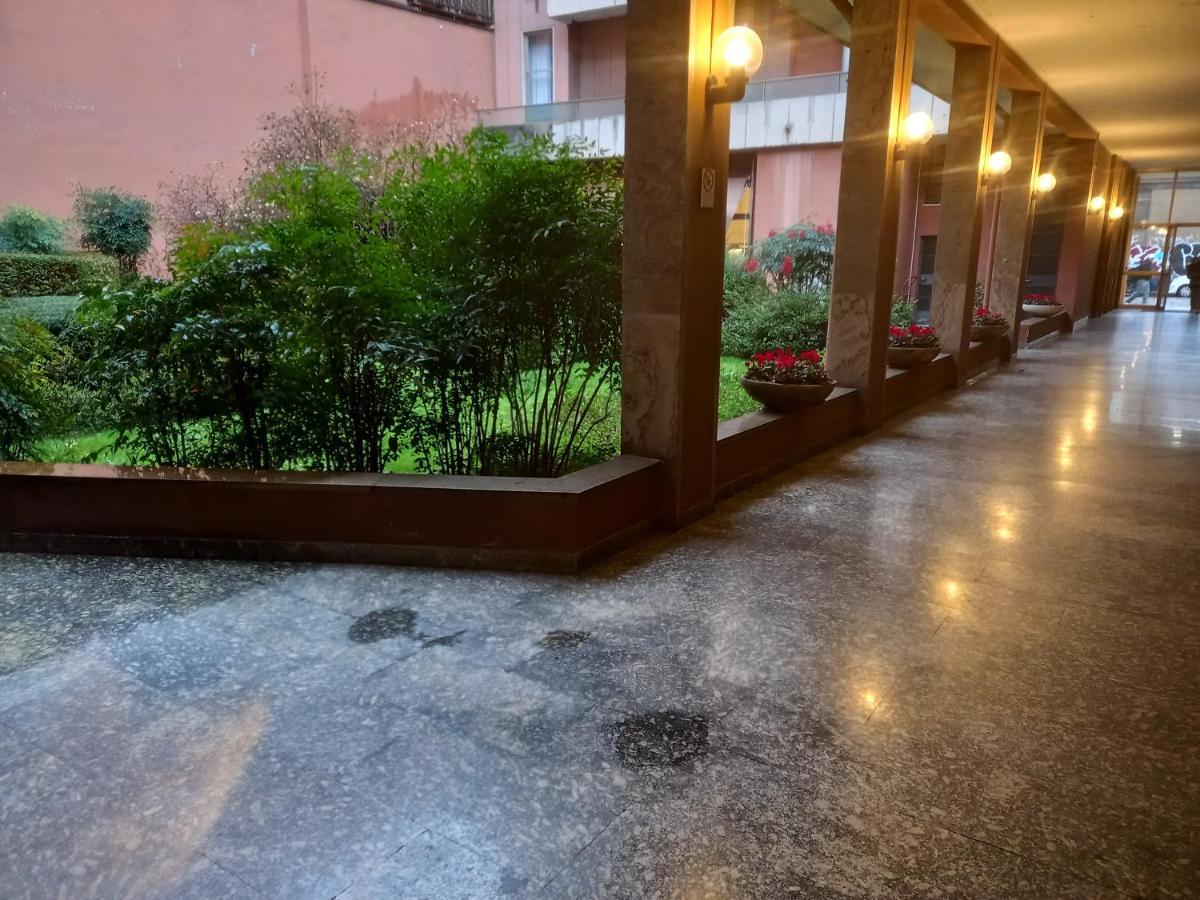 The Boheme Vintage Junior Suite ---- Cozy & Quiet & Comfortable With Private Bathroom & Fully Equipped Kitchenette & Cozy Balcony - Lift To 4Th Floor - Metro' Verde -Green Subway Porta Genova Milán Exterior foto